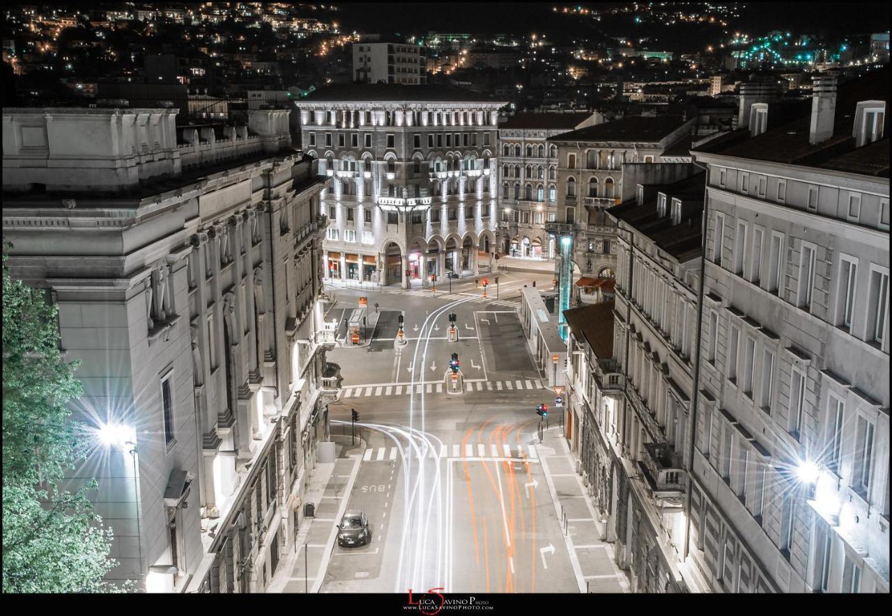 La Boutique Del Vento - Esclusivo In Pieno Centro Appartement Triëst Buitenkant foto